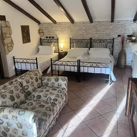 Incanto Chic B&B Nelle Scuderie Sacrofano Exterior photo